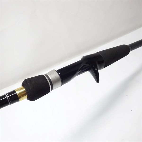 ロックライバーＲＶ１－Ｂ８５２Ｈ
